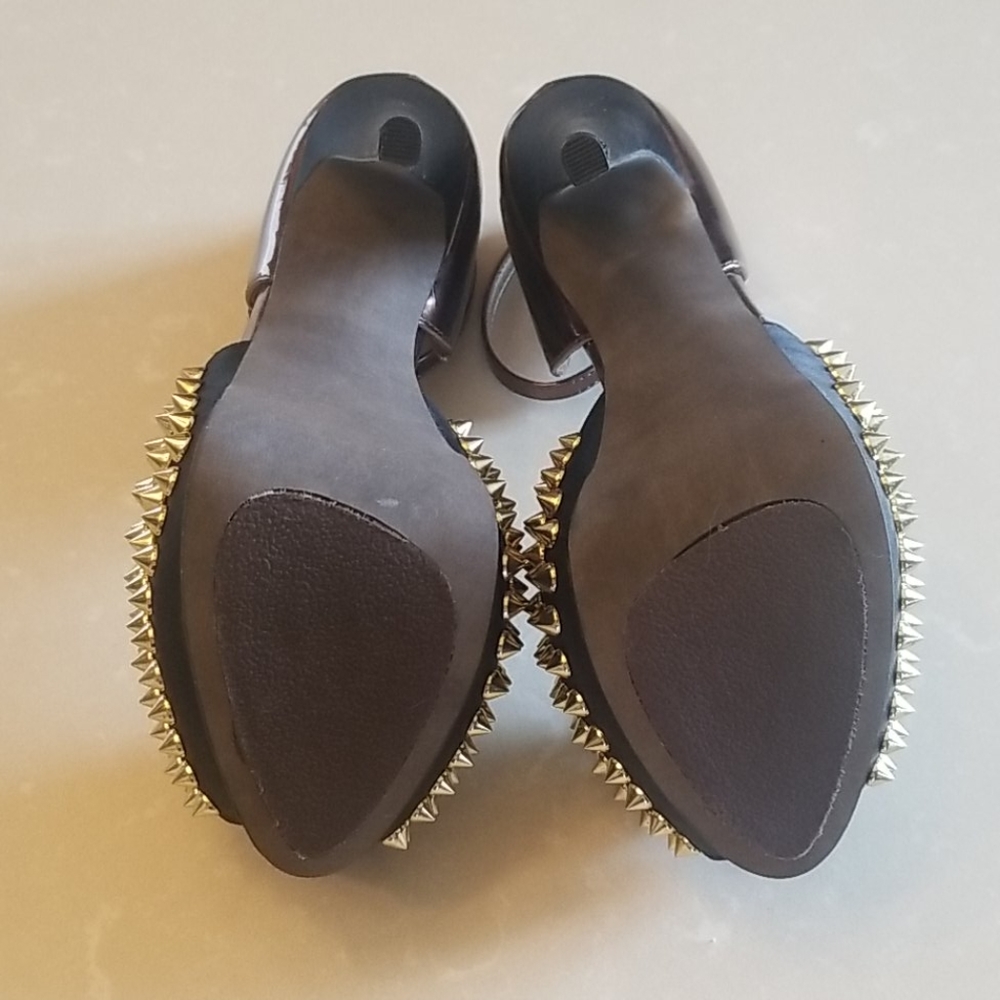 Steve Madden Metal Studded Bronze 6M Shoe - Picture 5 of 8